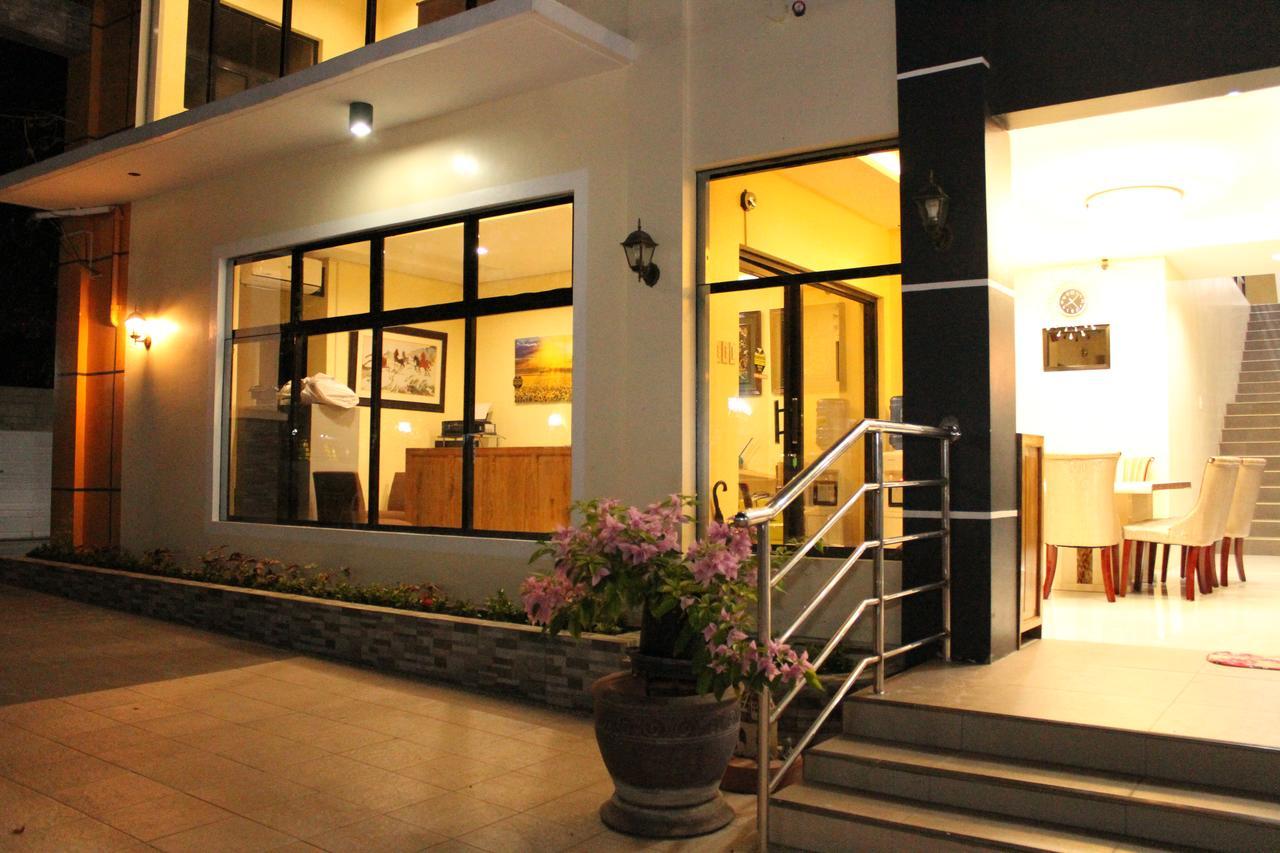 Ralphseej Pension House Moalboal Exterior photo