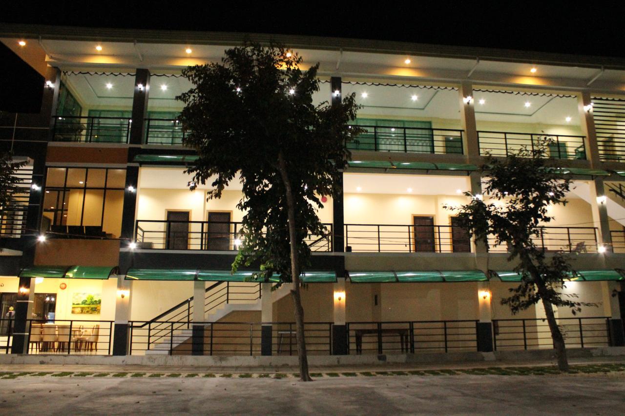 Ralphseej Pension House Moalboal Exterior photo